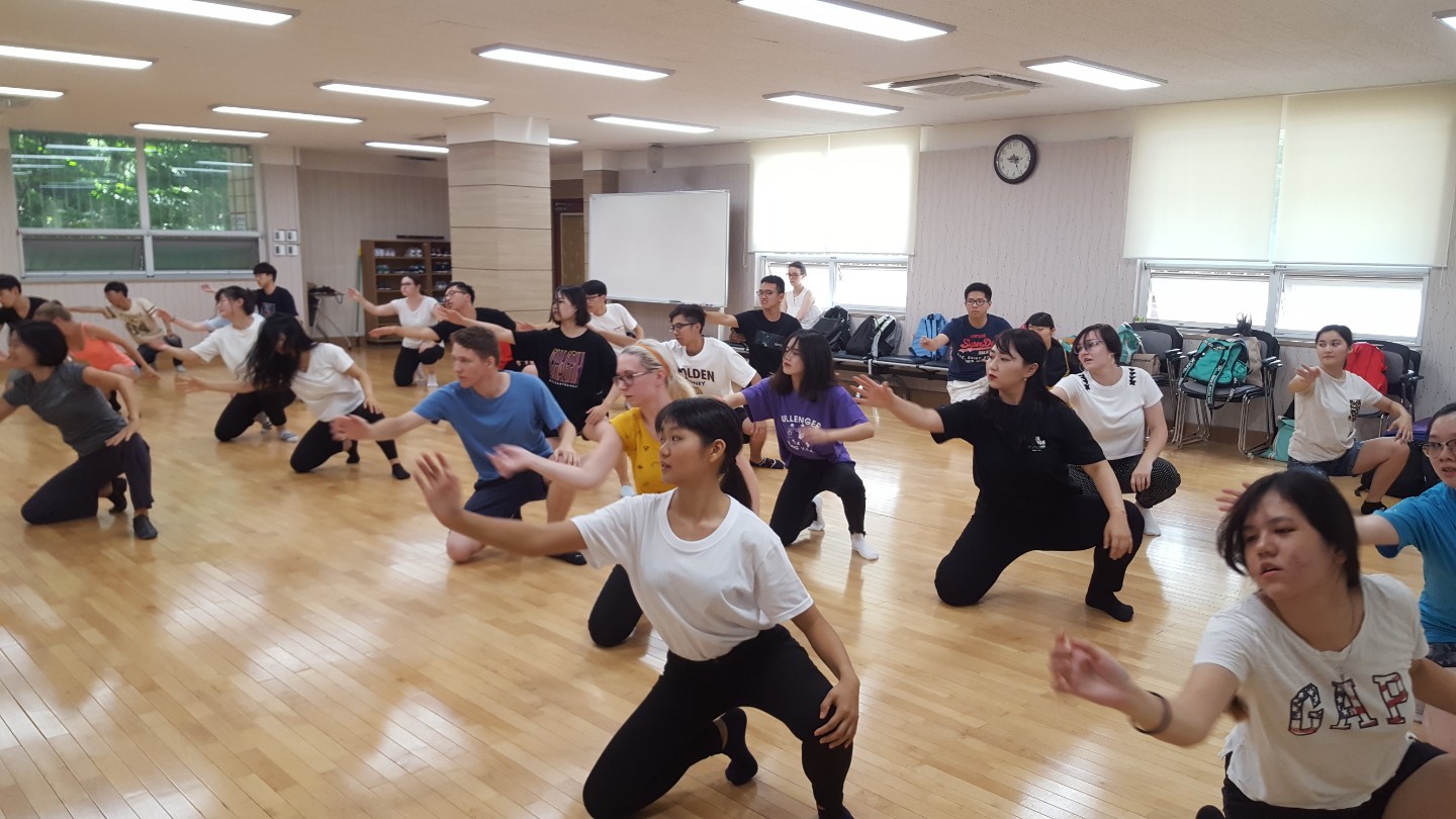2018 PNU Summer School K-POP DANCE (7).jpg